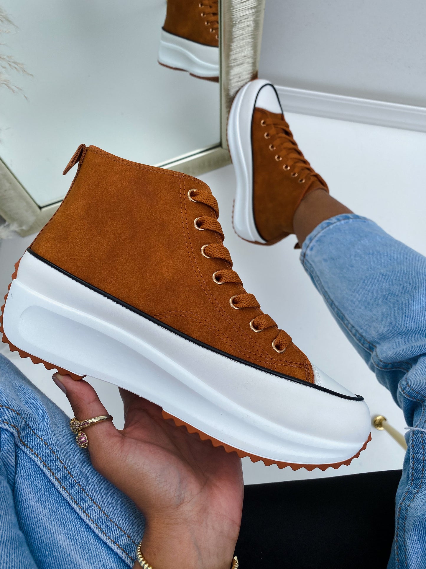 STREET SMART | TAN