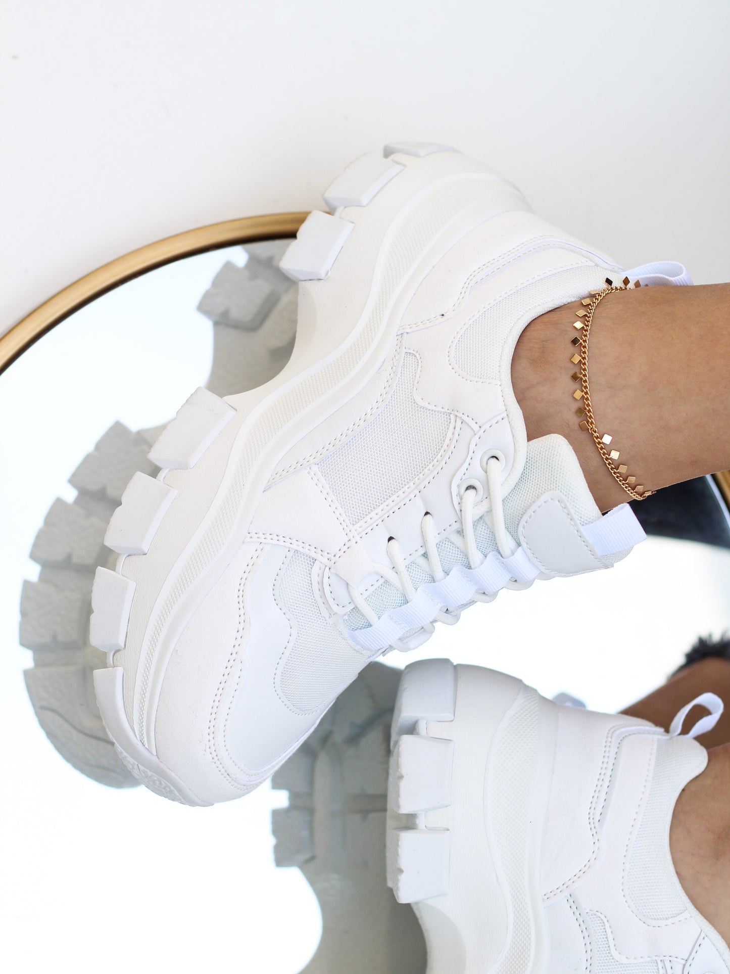 DAMIAN | ALL WHITE