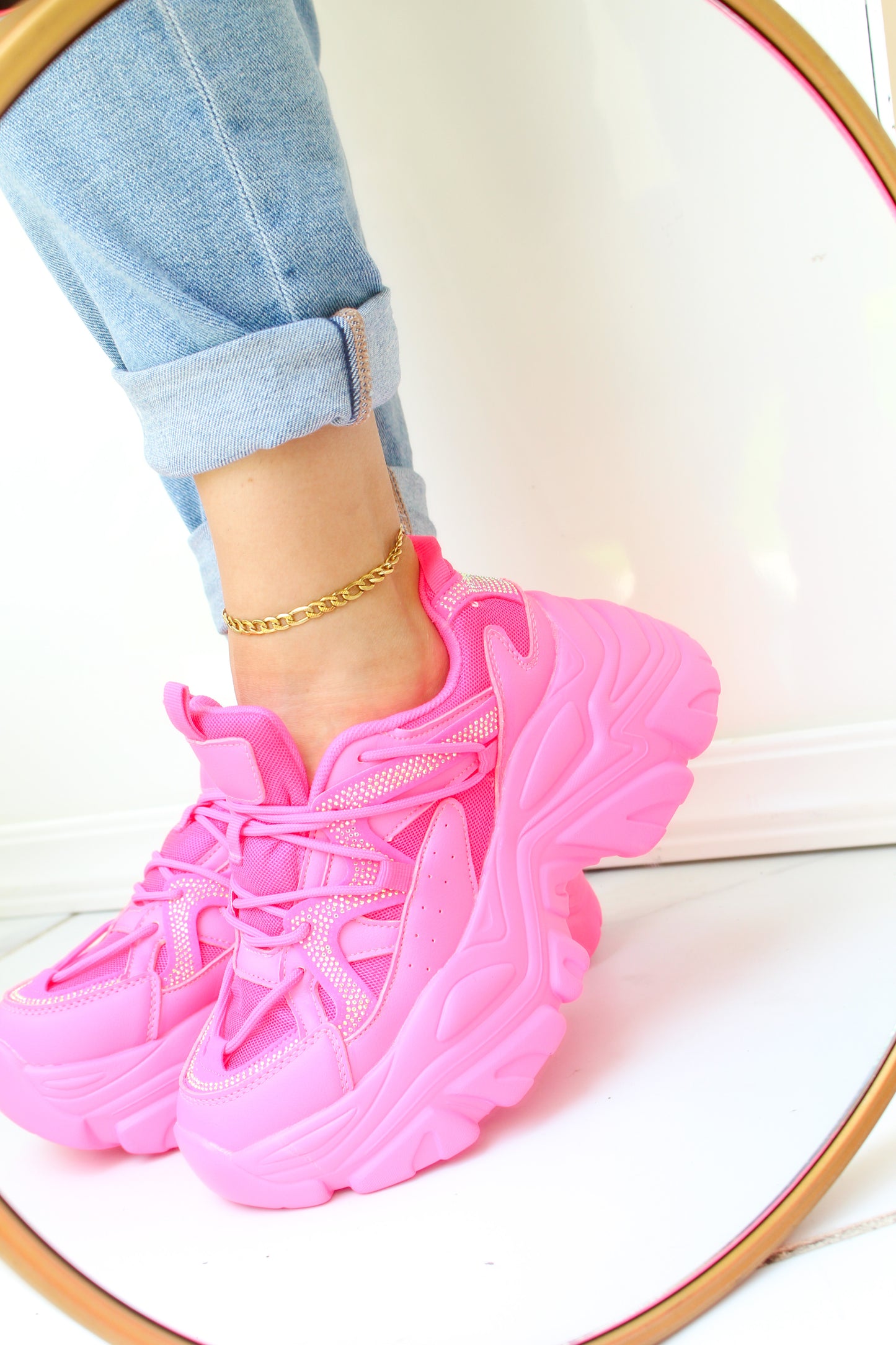 NIKKI HOTPINK