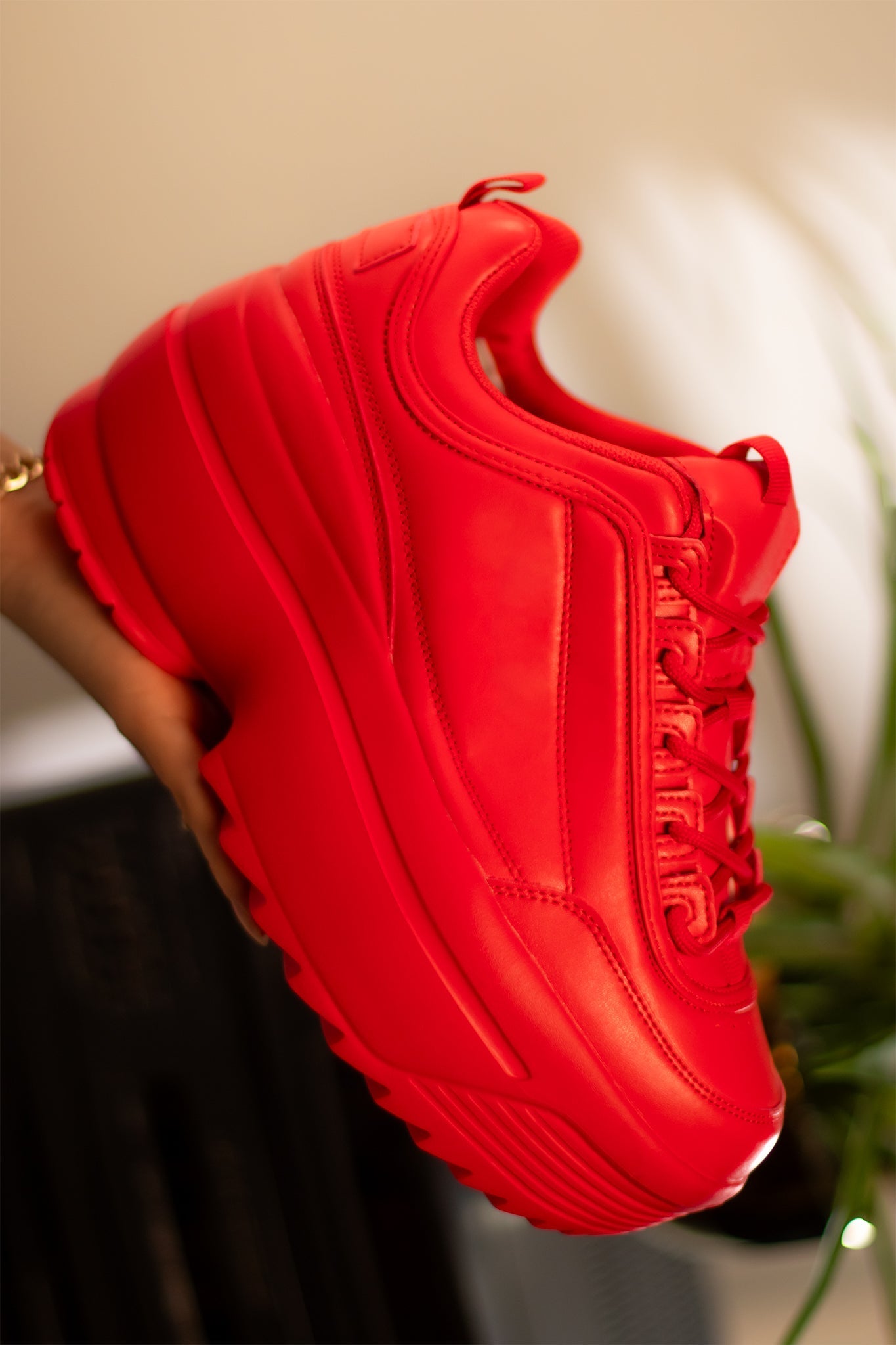 KATE | RED