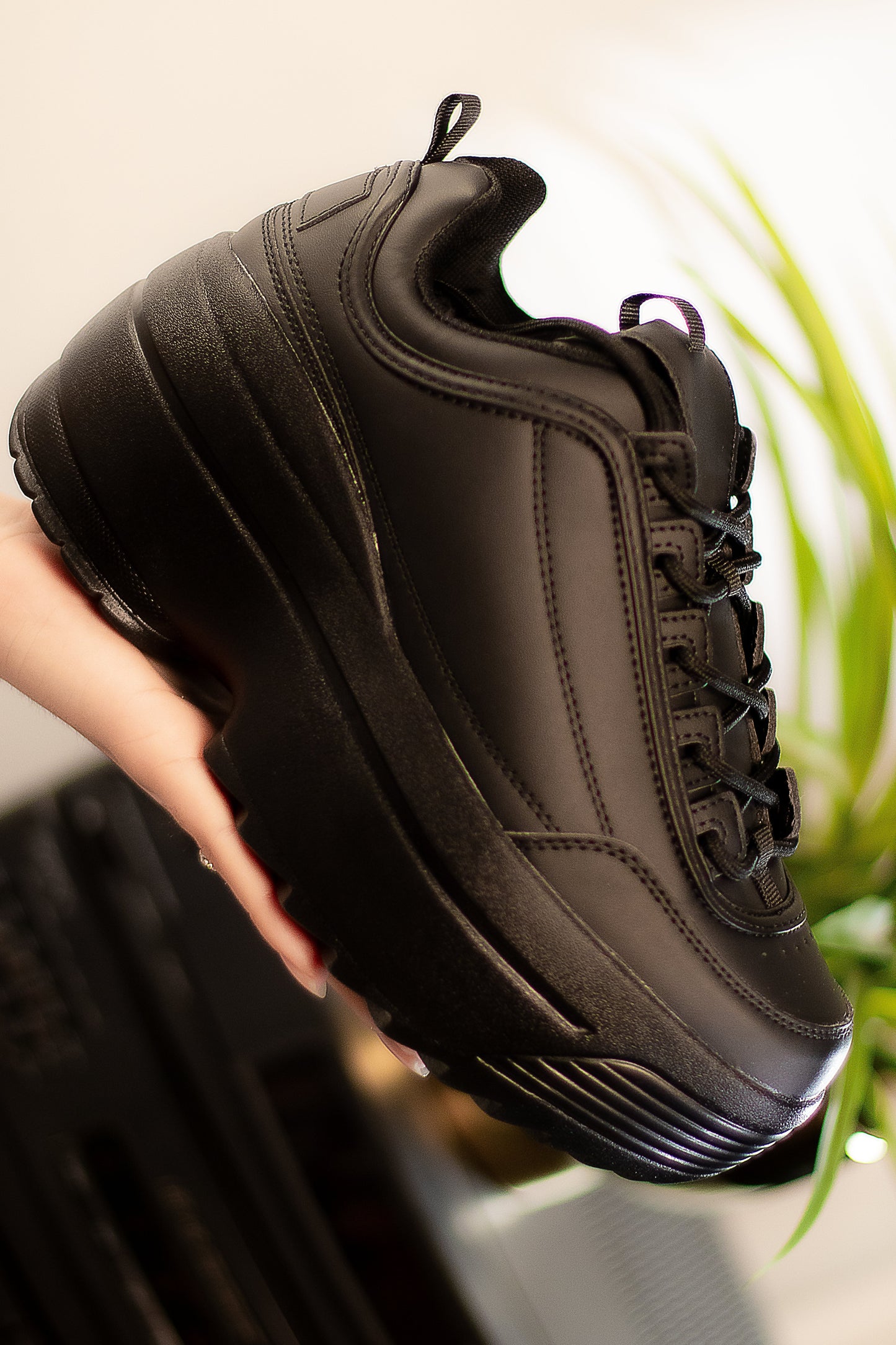 KATE | ALL BLACK