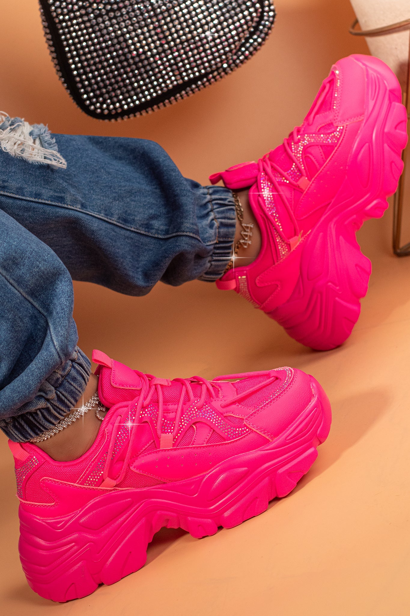 NIKKI | HOT PINK