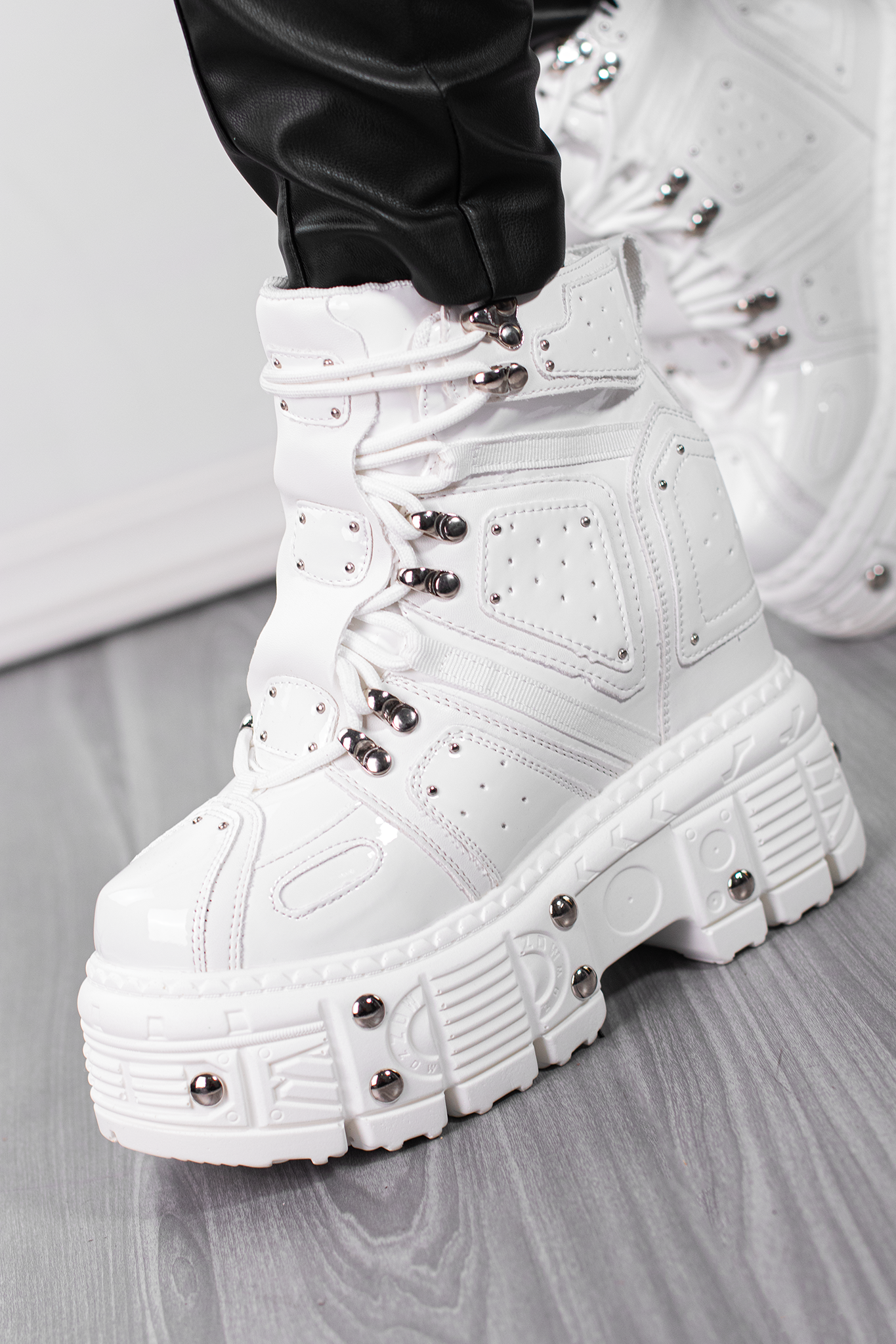 MANGOSTEEN-05 | WHITE