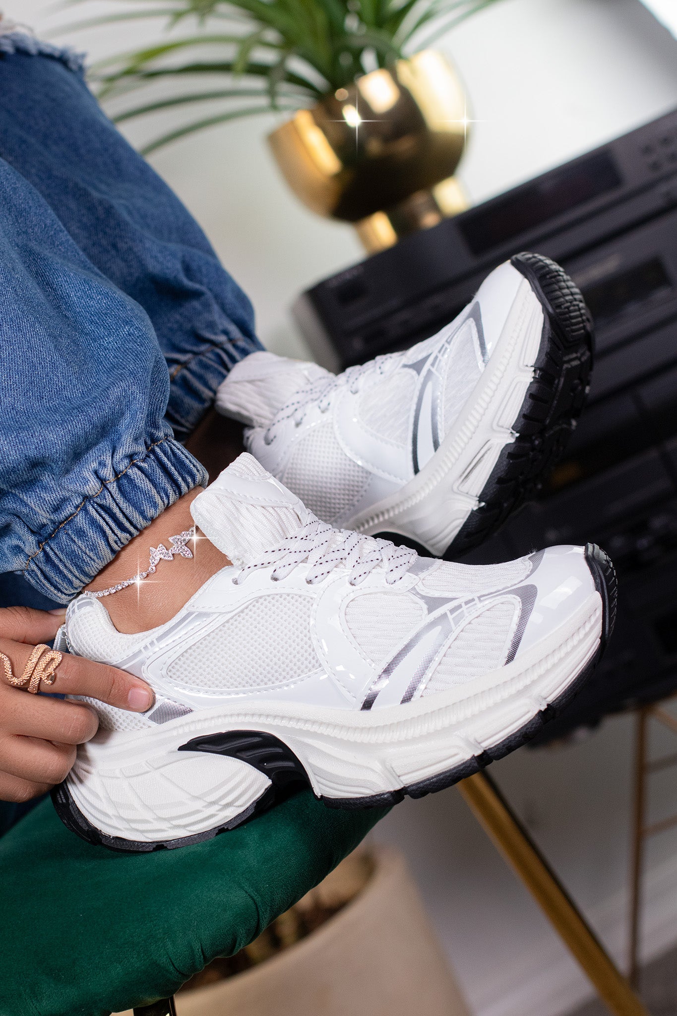 KIAH-1 | WHITE