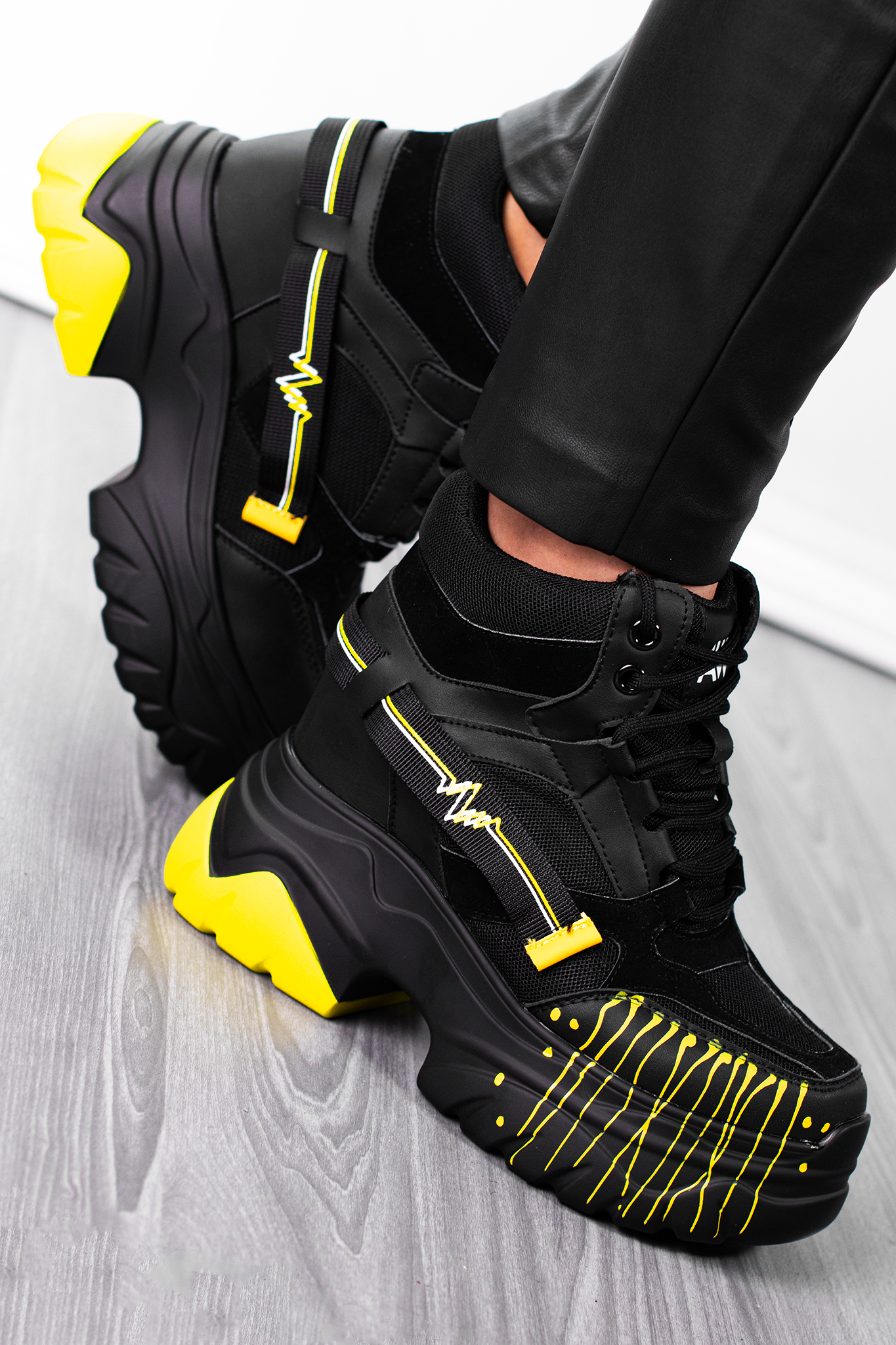 DATE-01 | BLACK