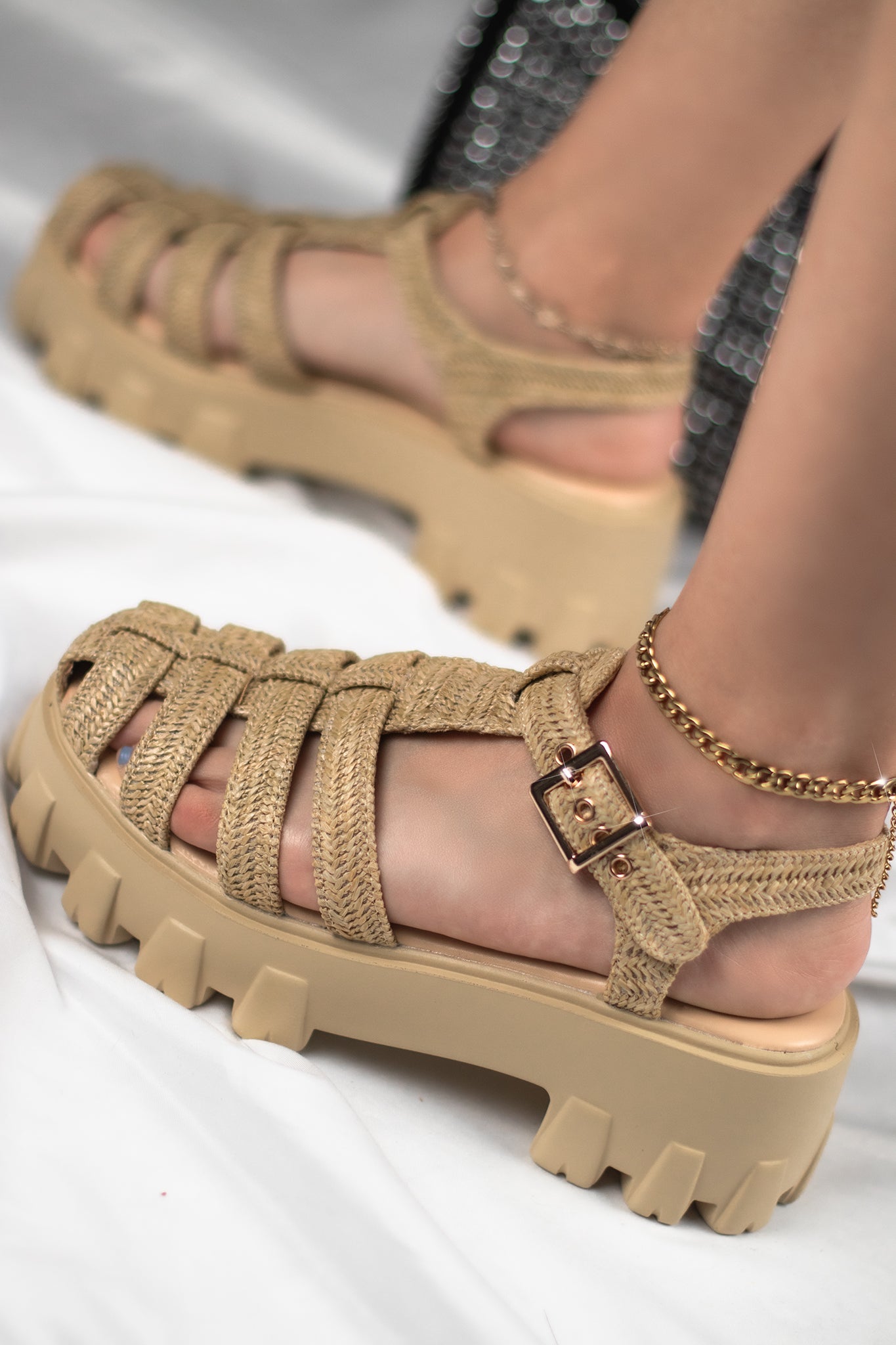 MODESTIA | BEIGE