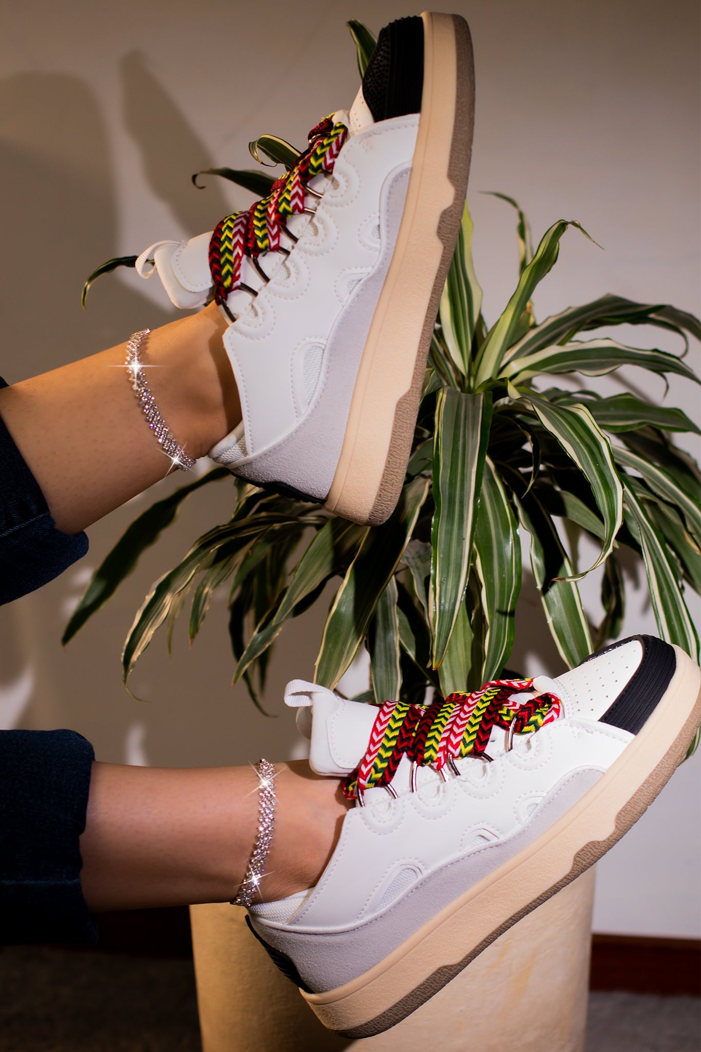 SKATEBOARD | WHITE