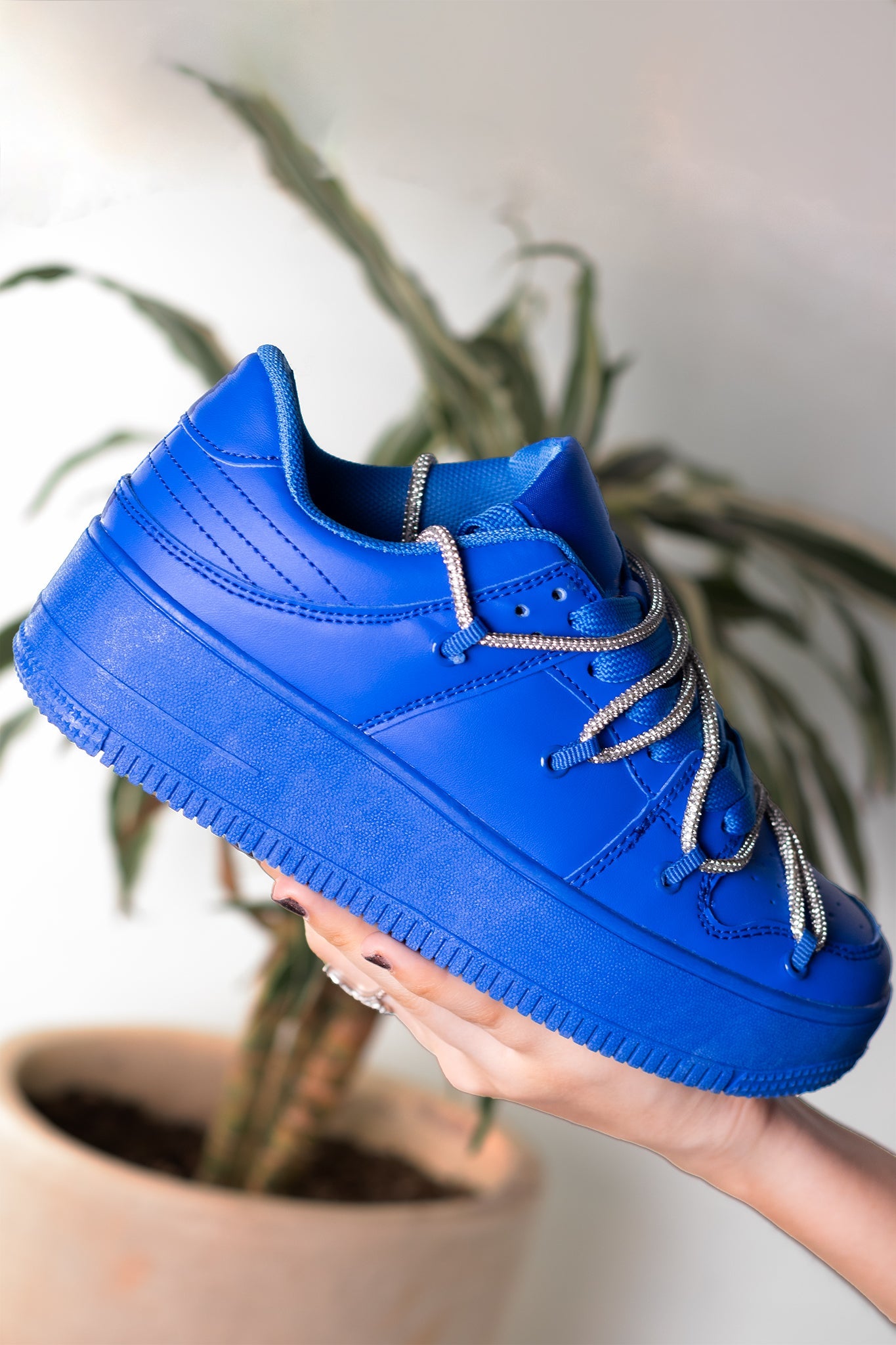 END09 | BLUE