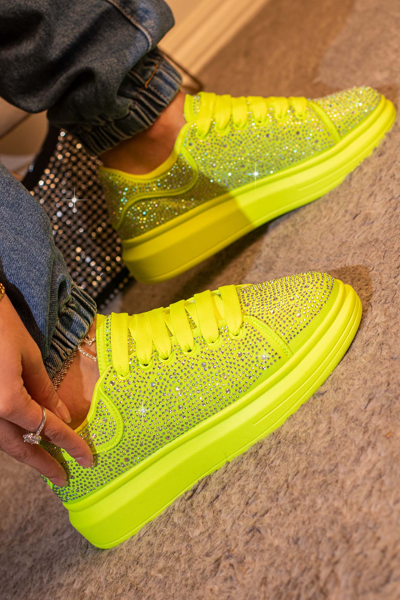 SIA | NEON YELLOW