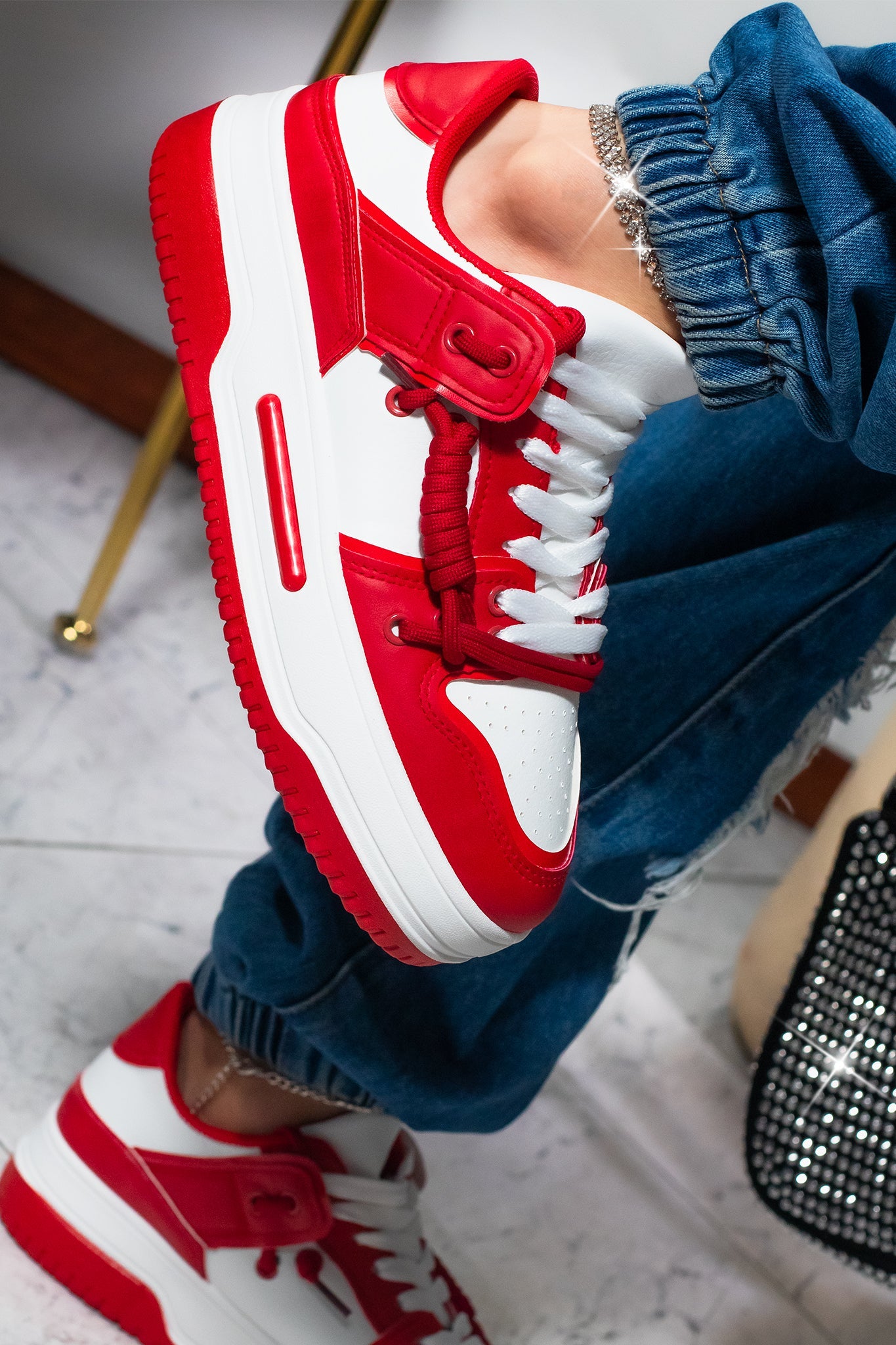 TIMOTHY-1 | RED