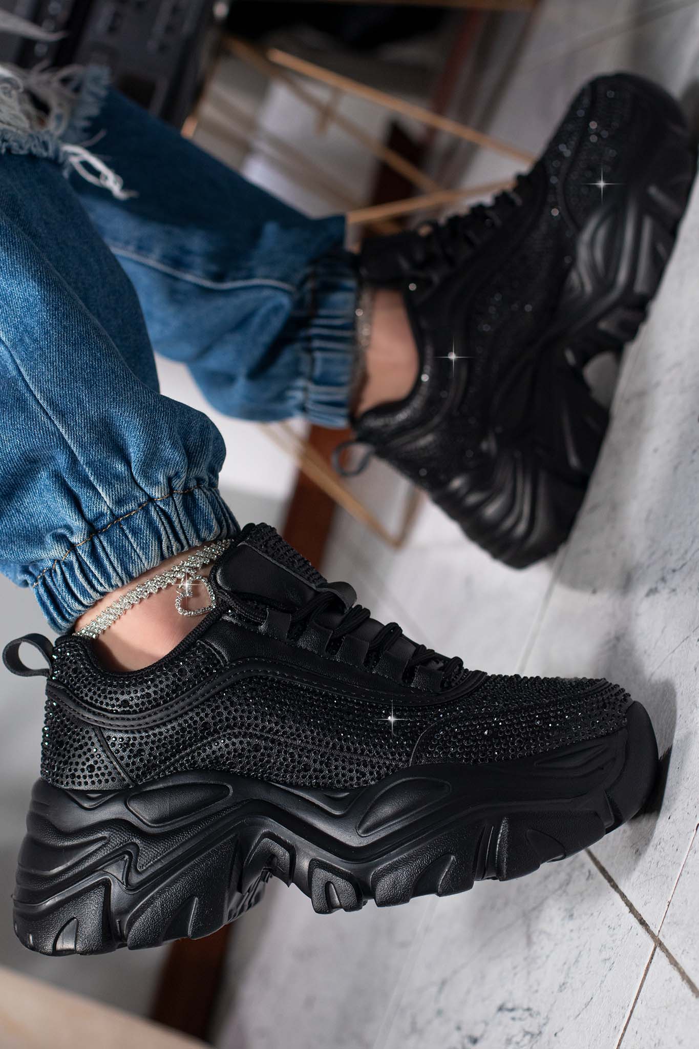 DALE | BLACK