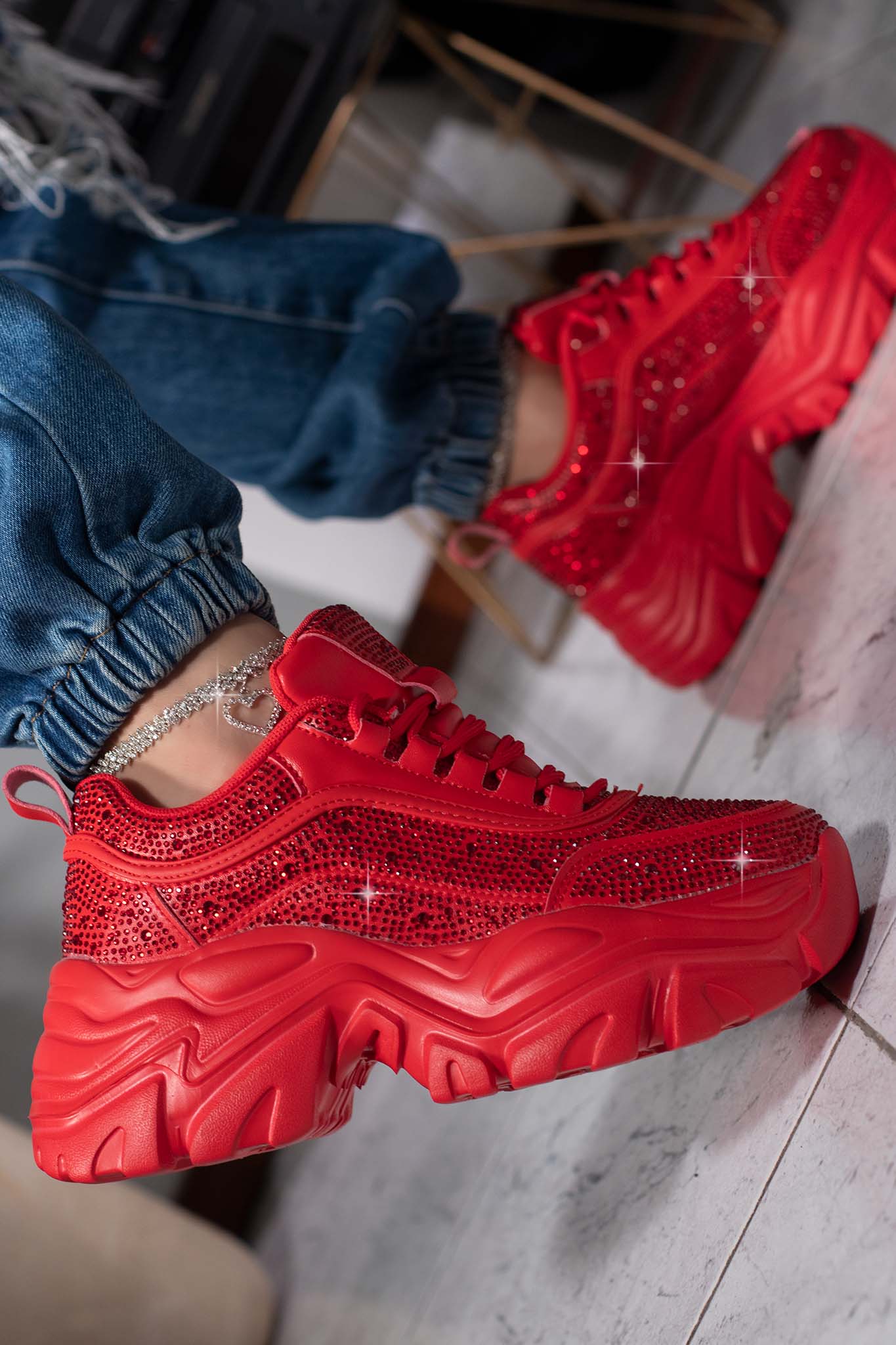 DALE | RED
