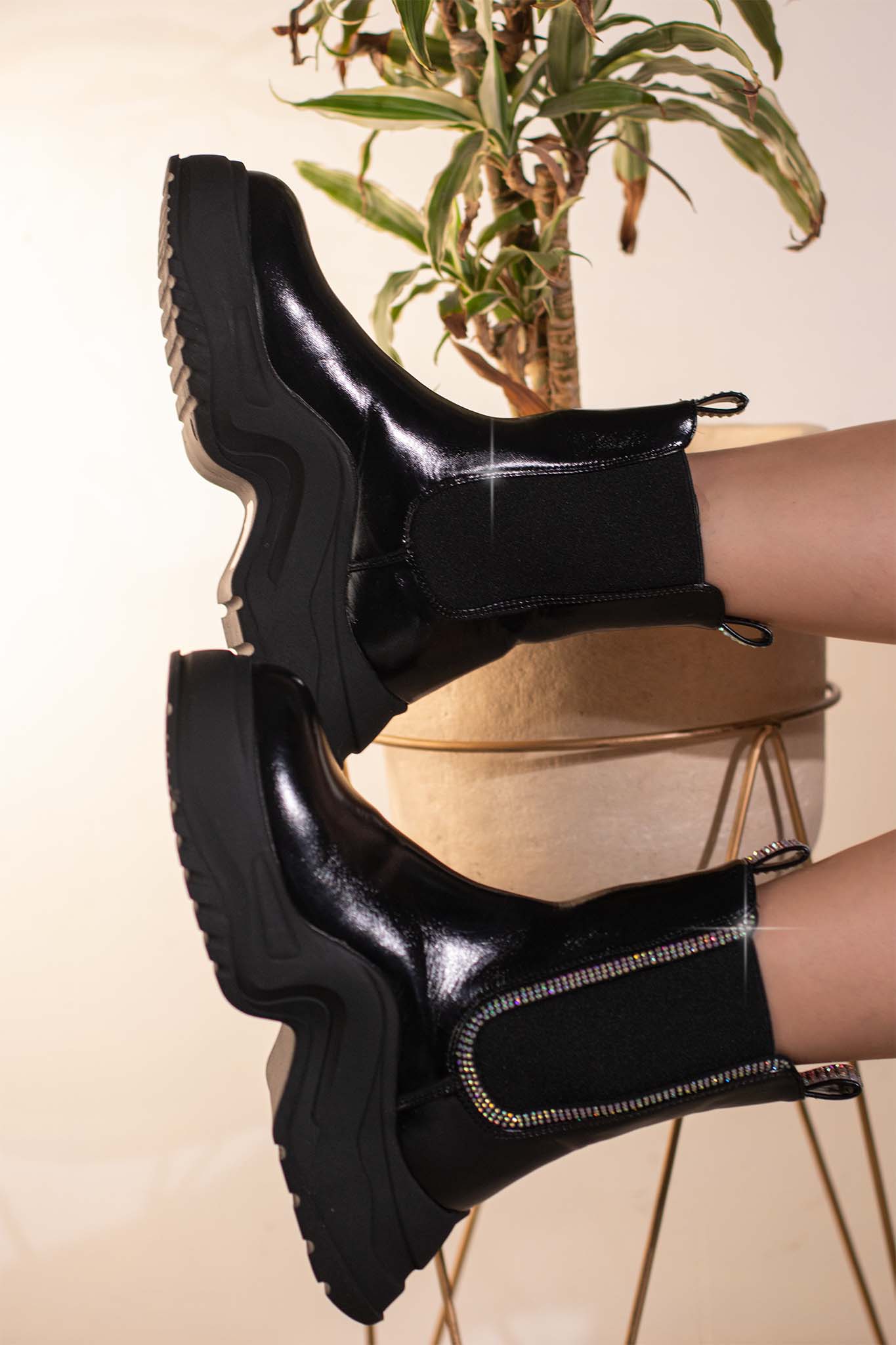 SITA | BLACK