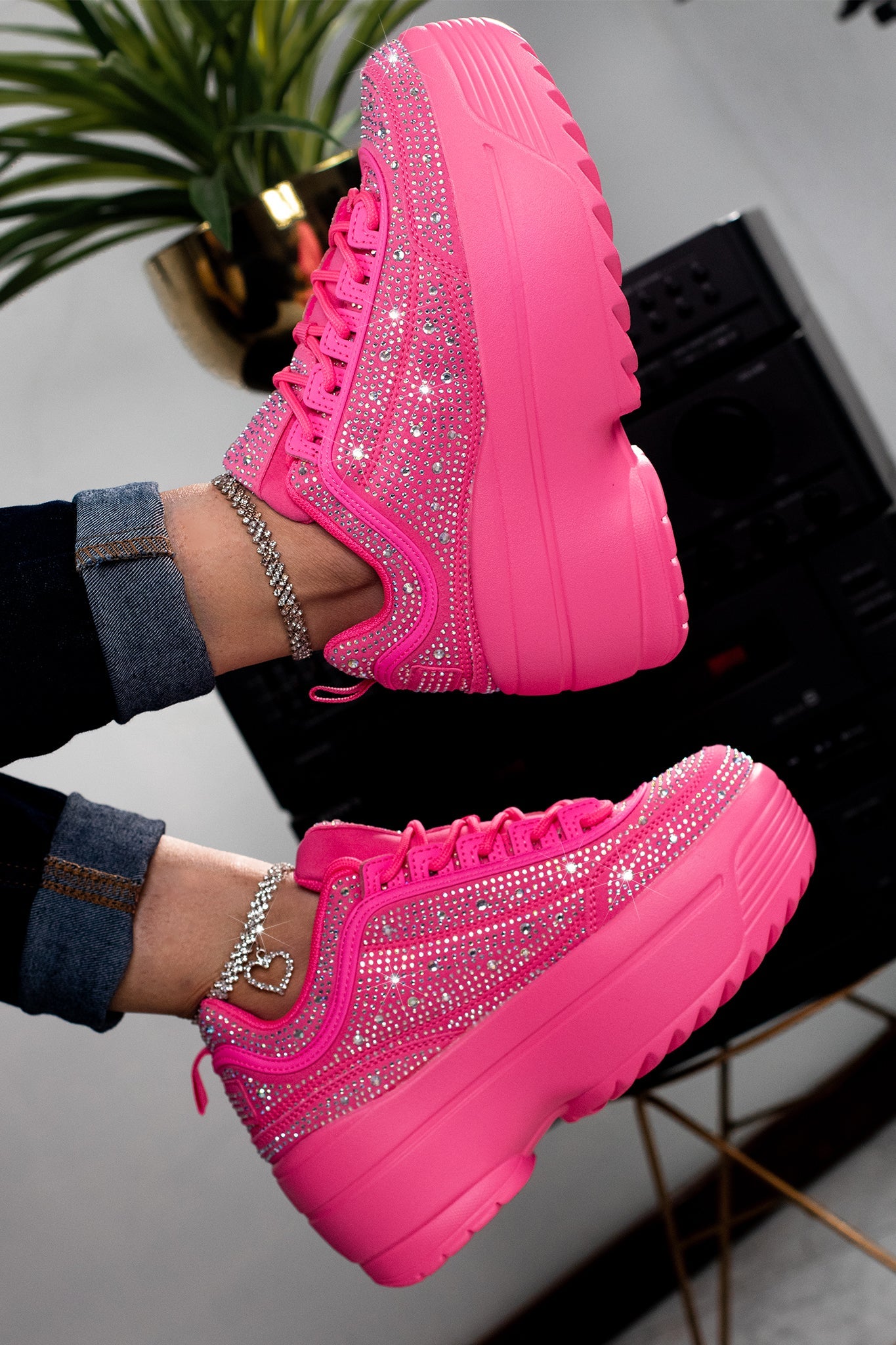 KATE SKY | HOT PINK