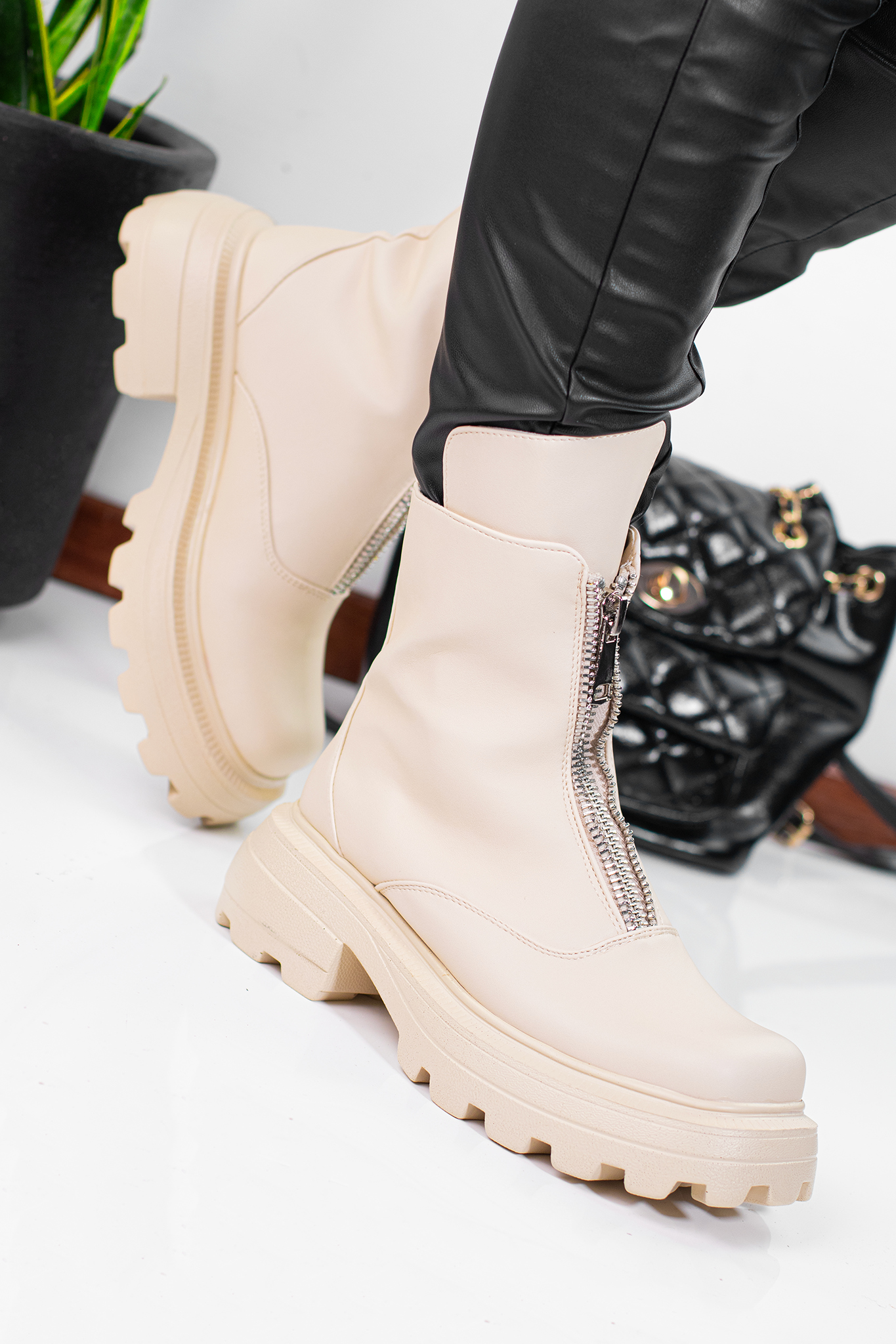 KYNDALL | OFF WHITE