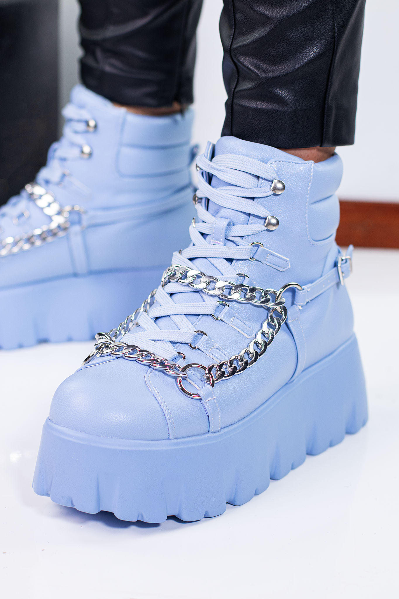 KRISTAN | BLUE