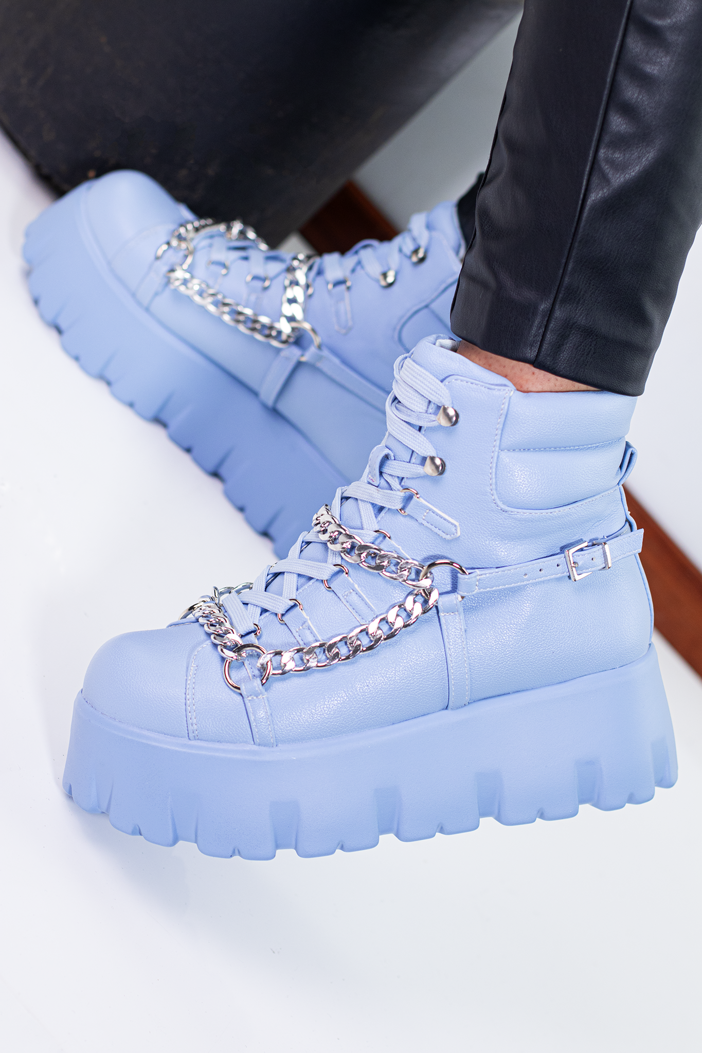 KRISTAN | BLUE