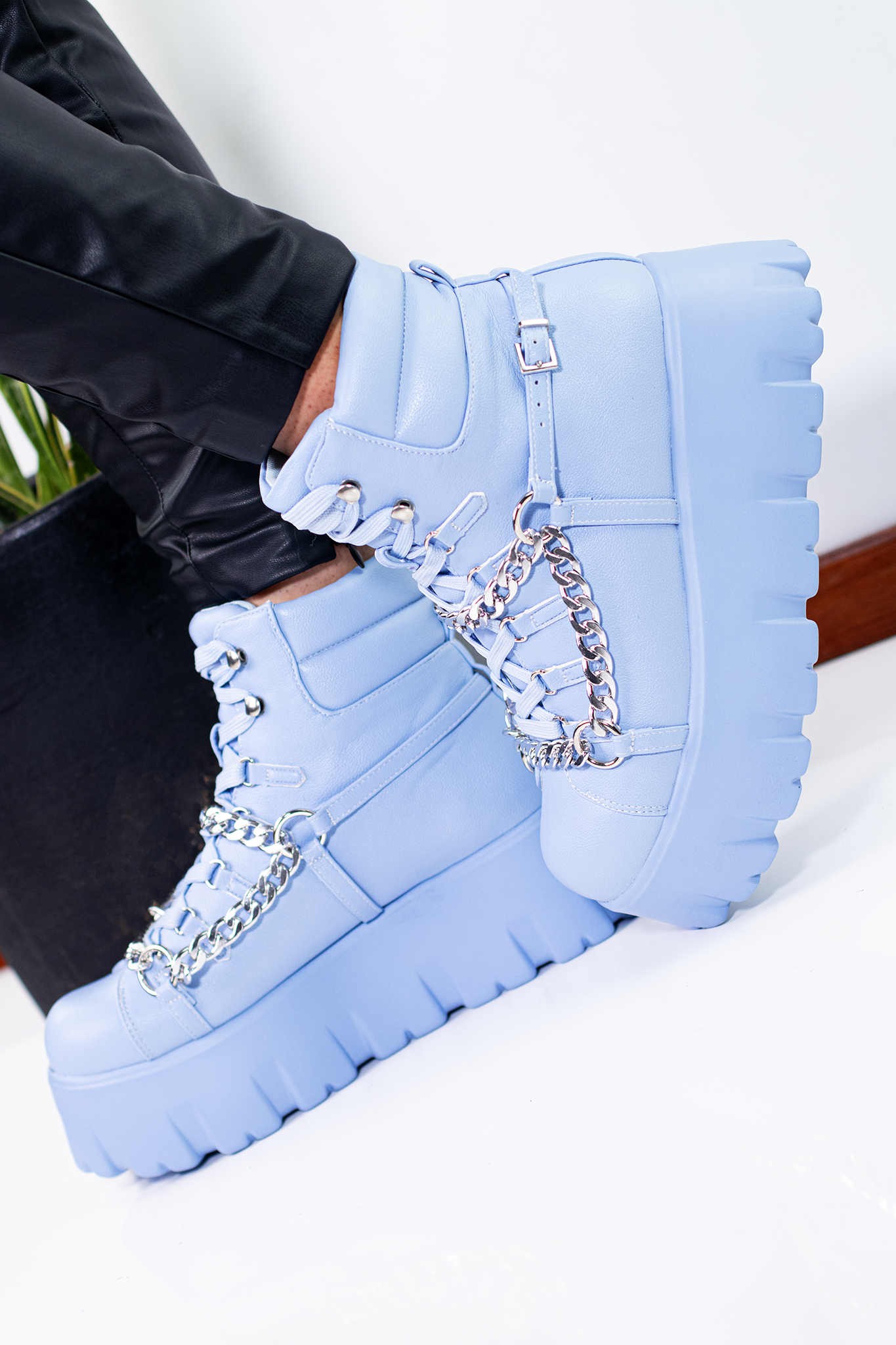 KRISTAN | BLUE