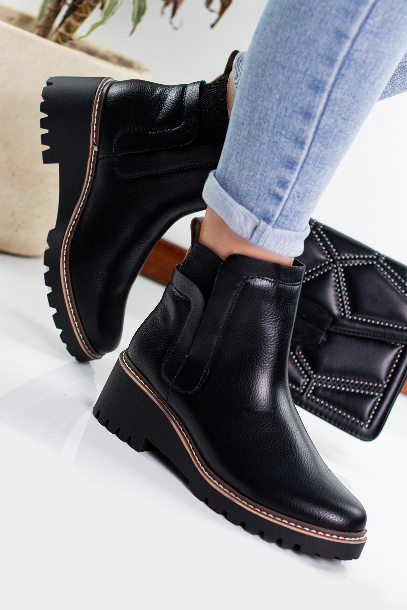 AGENDA-11 | BLACK PU