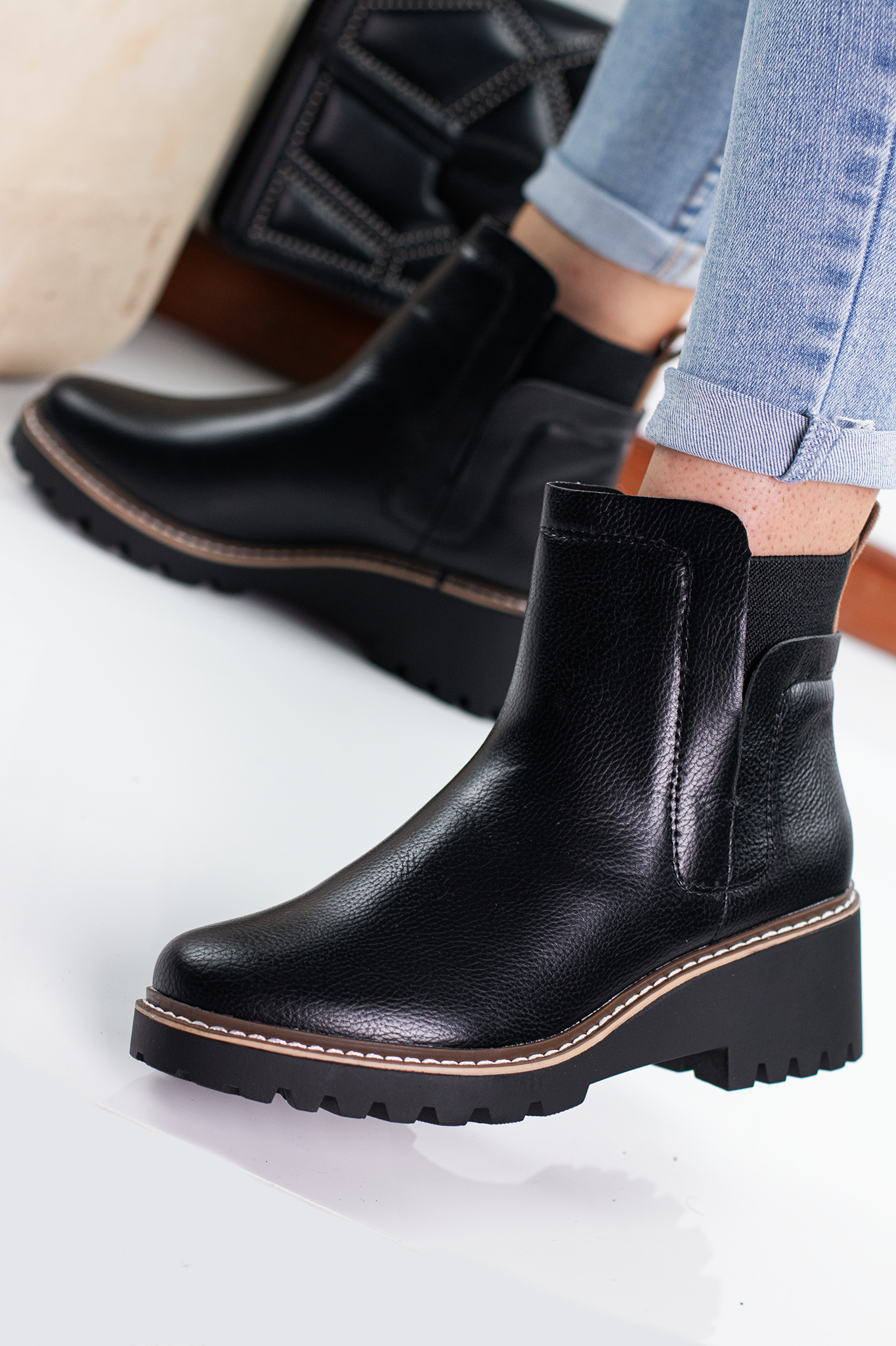 AGENDA-11 | BLACK PU
