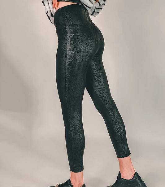 PANTALÓN NEGRO ANIMAL PRINT